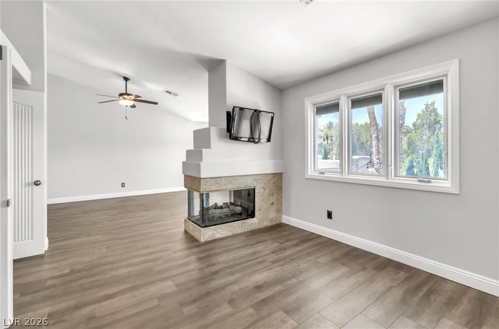 296 Doe Run, Henderson, NV 89012