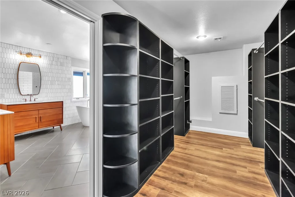 296 Doe Run, Henderson, NV 89012