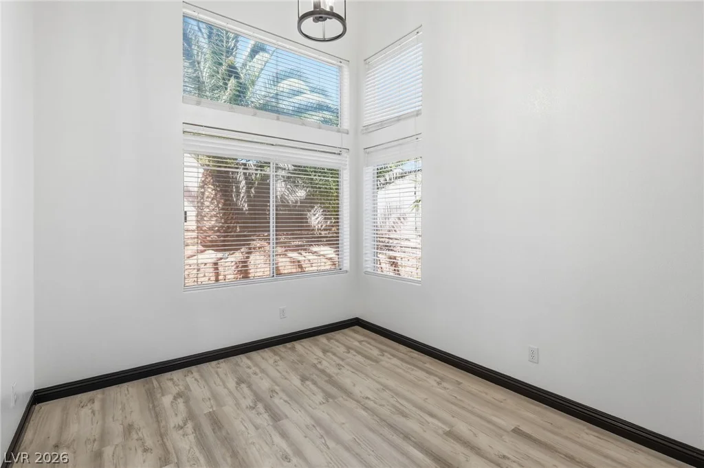 2421 Bloomington, Las Vegas, NV 89134
