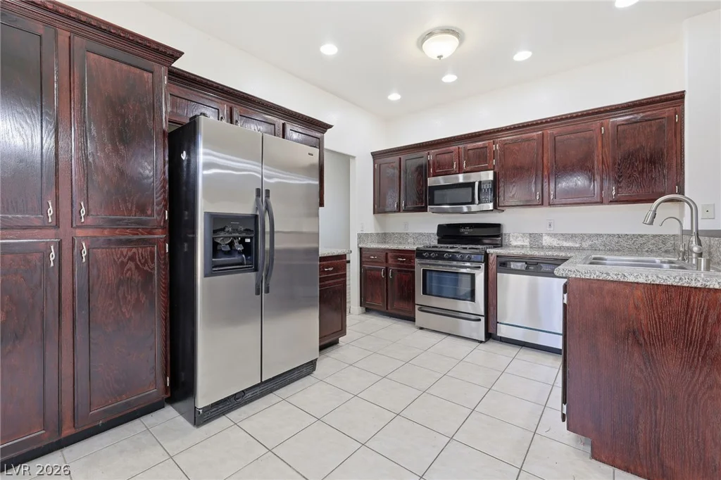 2421 Bloomington, Las Vegas, NV 89134