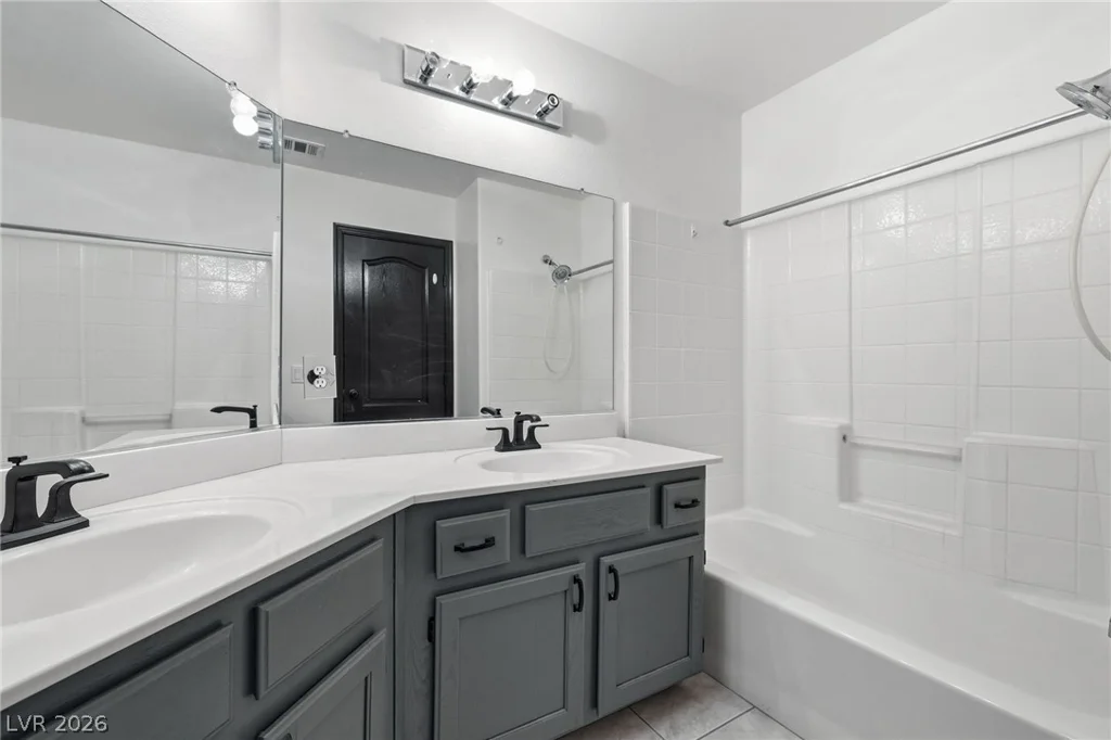 2421 Bloomington, Las Vegas, NV 89134