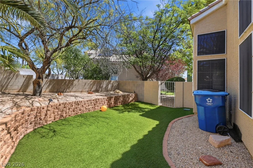 2421 Bloomington, Las Vegas, NV 89134