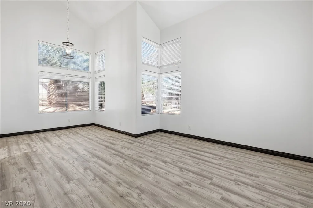 2421 Bloomington, Las Vegas, NV 89134