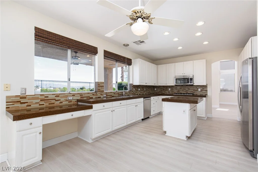 8528 Estrelita, Las Vegas, NV 89128