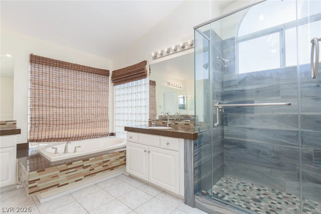 8528 Estrelita, Las Vegas, NV 89128