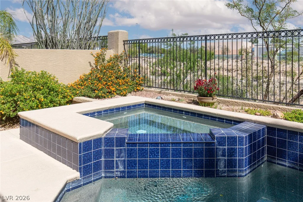 8528 Estrelita, Las Vegas, NV 89128