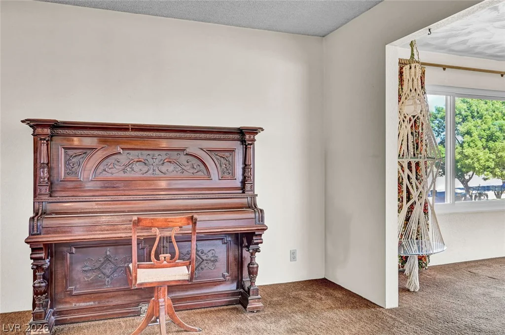 340 Phyllis, Las Vegas, NV 89110