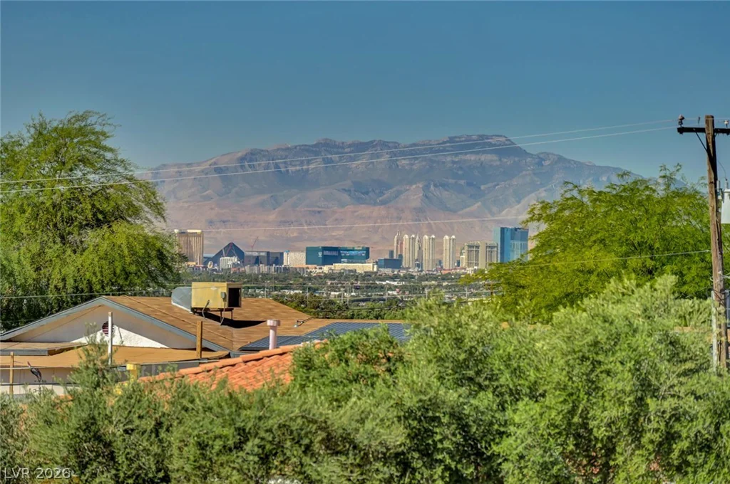 340 Phyllis, Las Vegas, NV 89110
