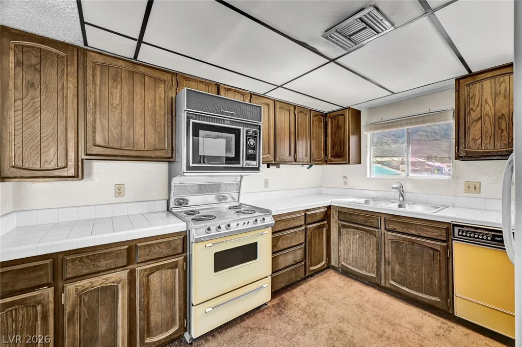 340 Phyllis, Las Vegas, NV 89110