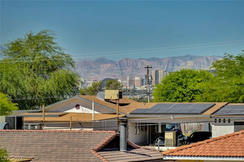 340 Phyllis, Las Vegas, NV 89110