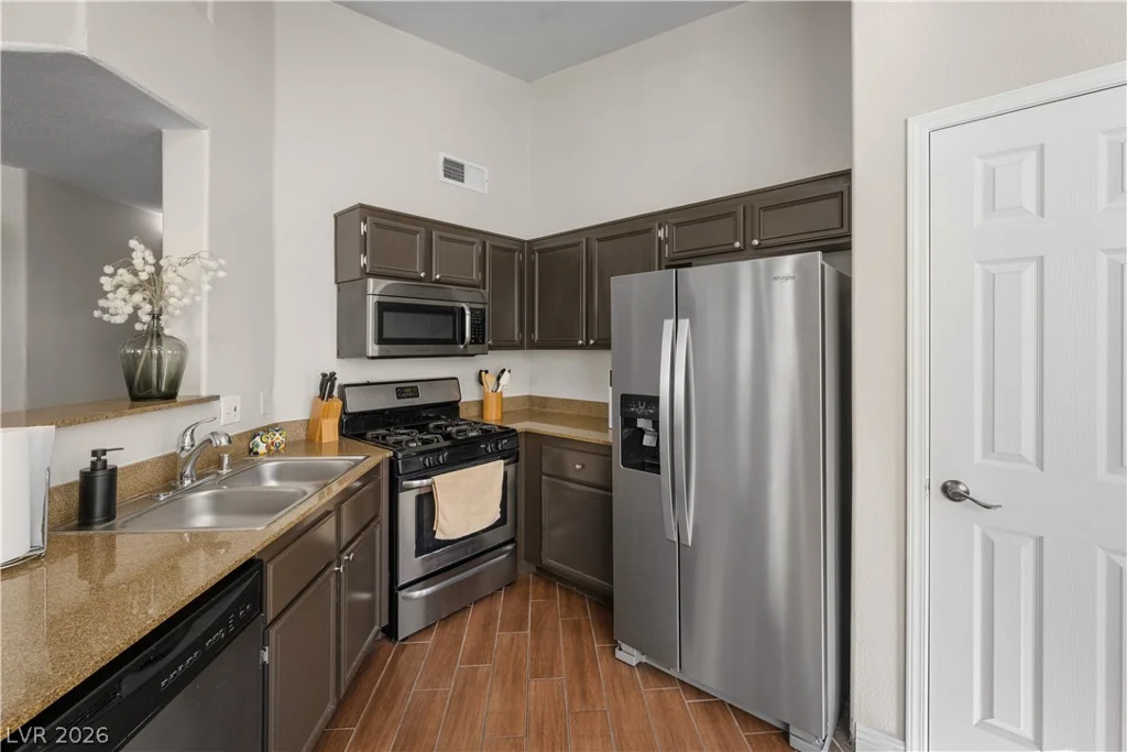 10001 Peace, Las Vegas, NV 89147