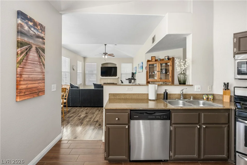 10001 Peace, Las Vegas, NV 89147
