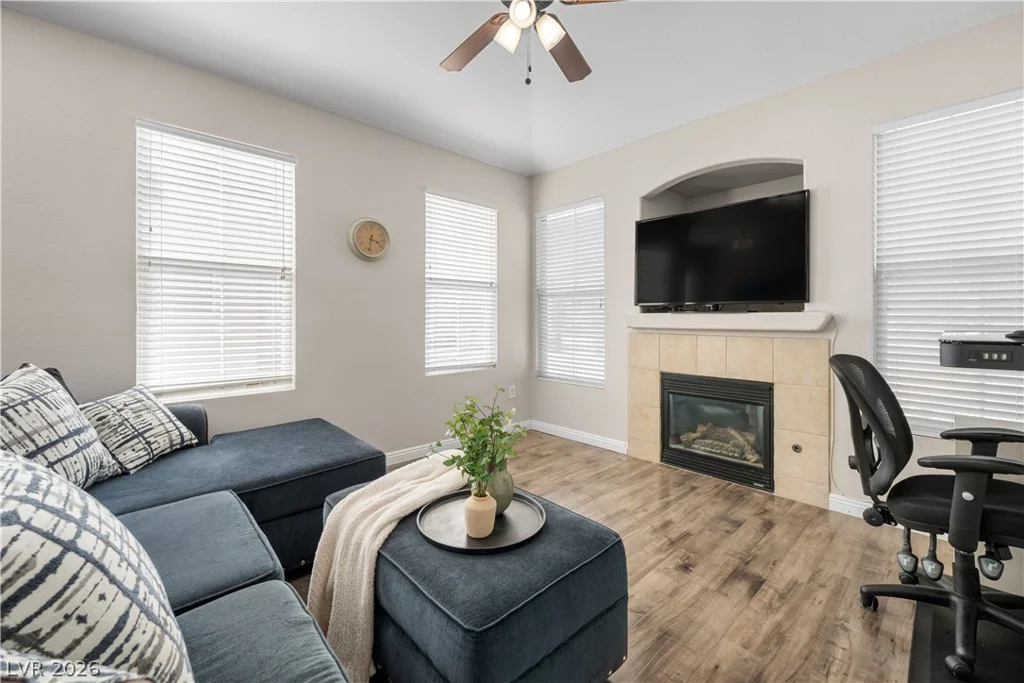10001 Peace, Las Vegas, NV 89147