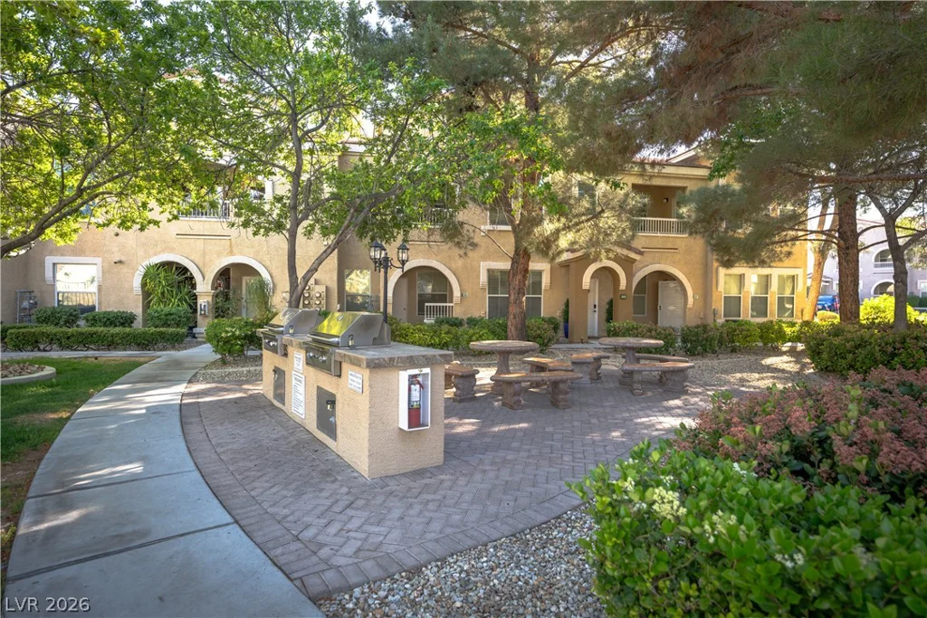 10001 Peace, Las Vegas, NV 89147