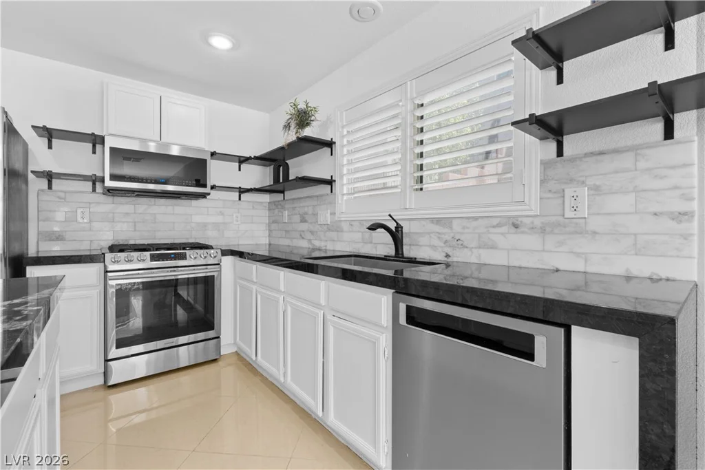 573 Shewsbury, Las Vegas, NV 89178