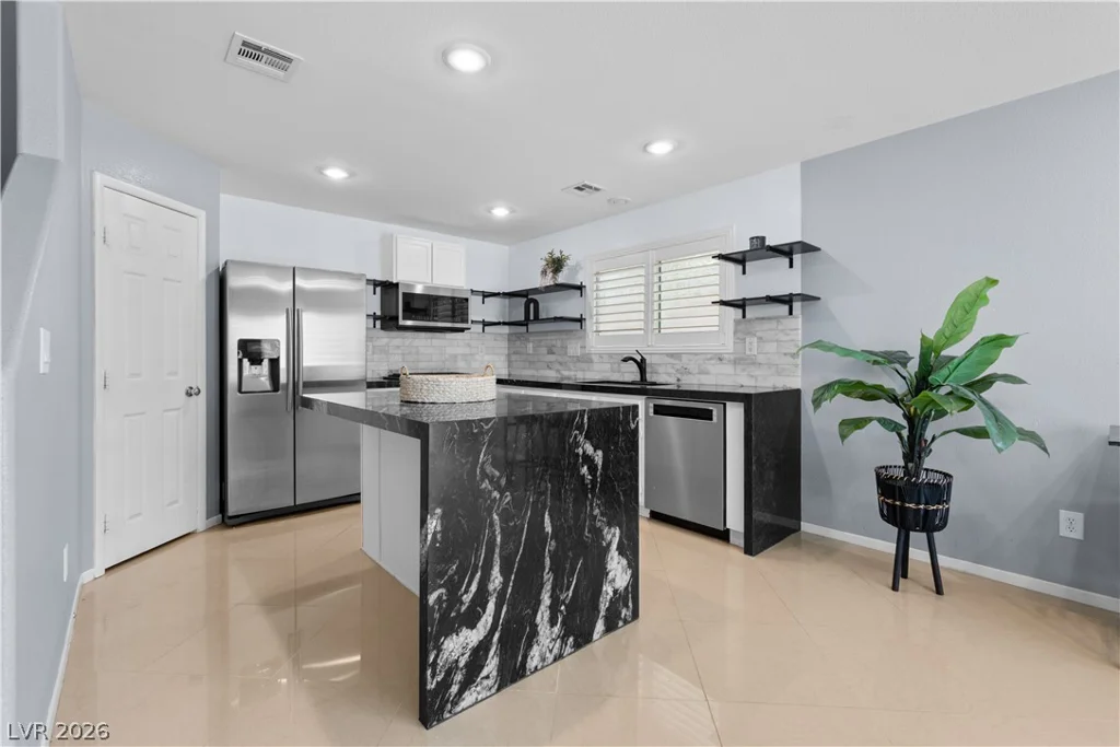 573 Shewsbury, Las Vegas, NV 89178