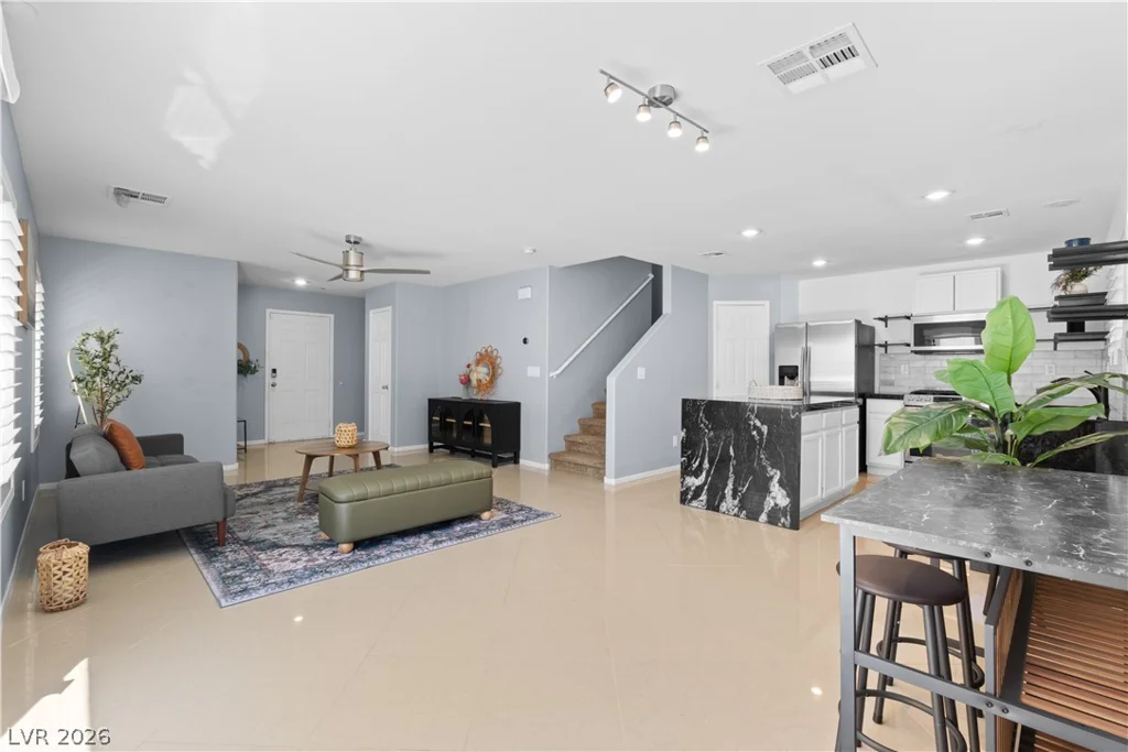 573 Shewsbury, Las Vegas, NV 89178