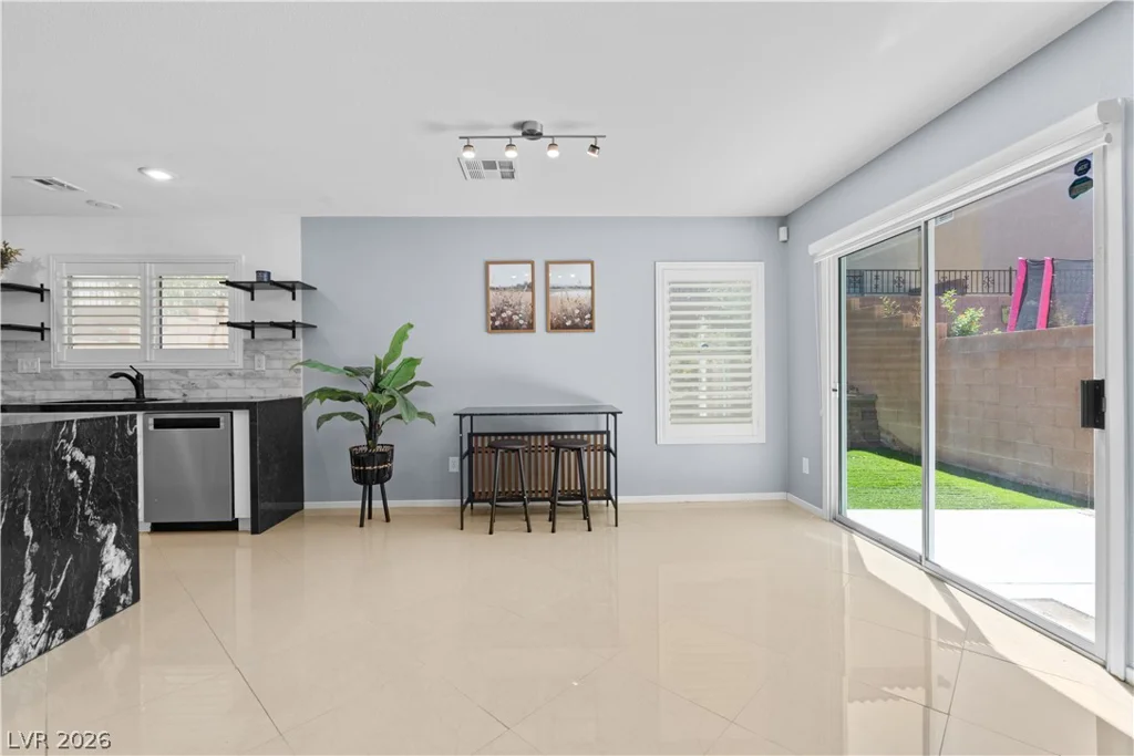 573 Shewsbury, Las Vegas, NV 89178