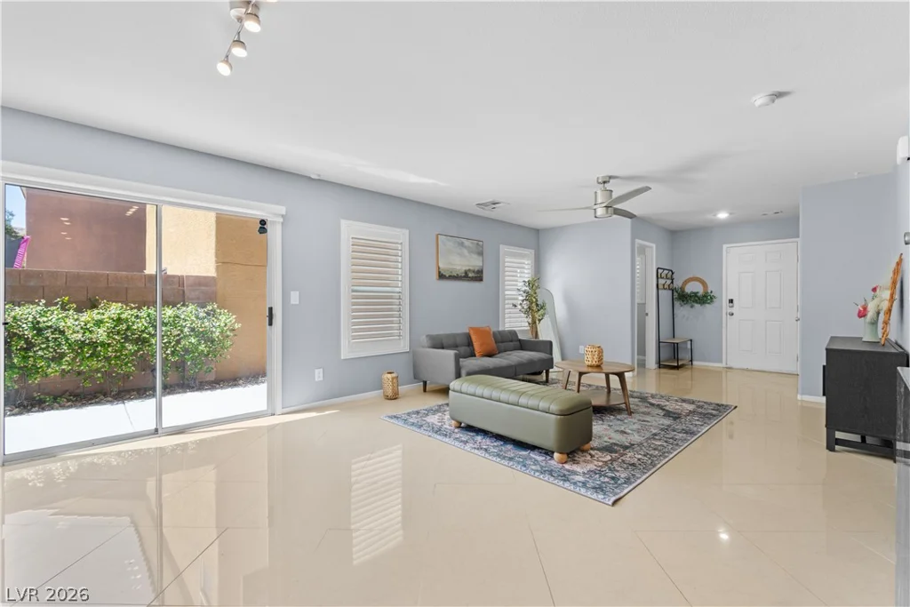 573 Shewsbury, Las Vegas, NV 89178