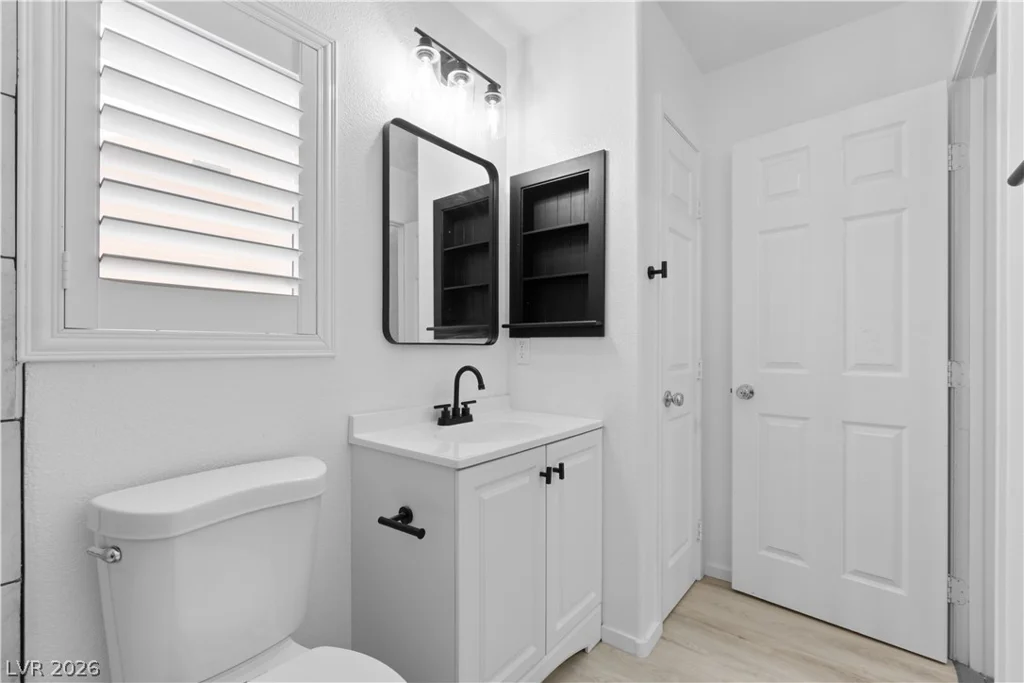 573 Shewsbury, Las Vegas, NV 89178