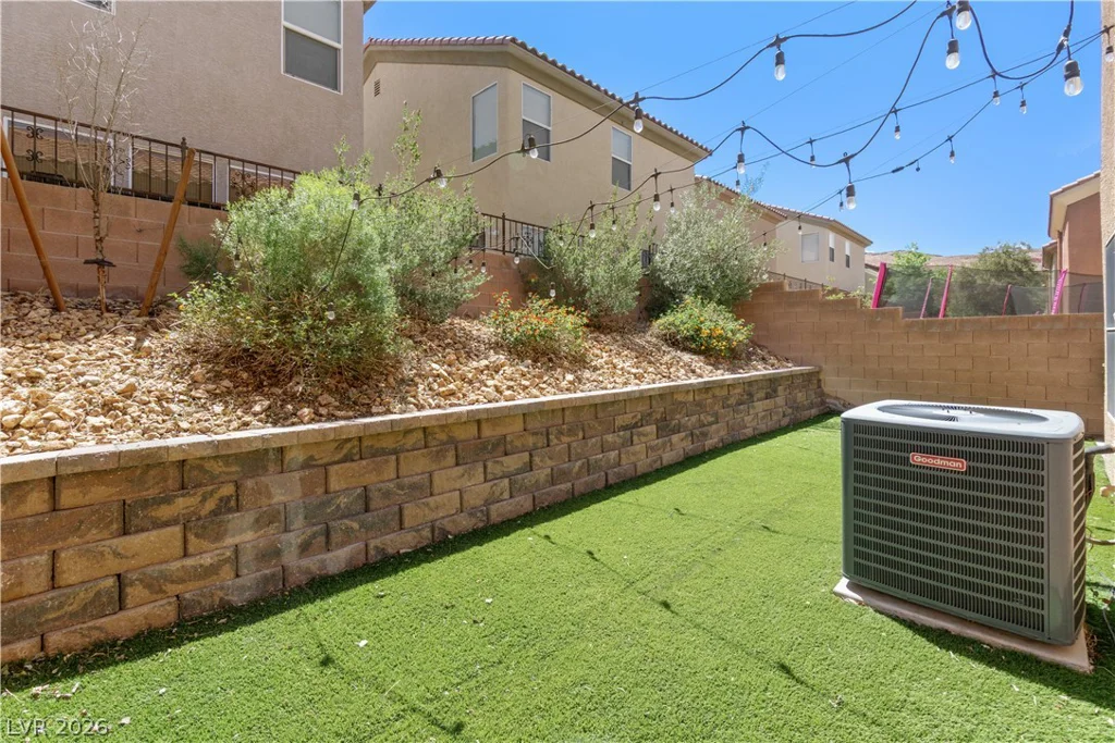 573 Shewsbury, Las Vegas, NV 89178