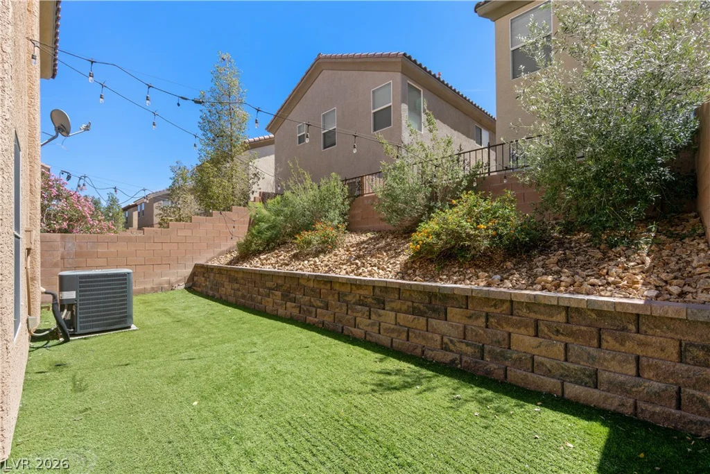573 Shewsbury, Las Vegas, NV 89178