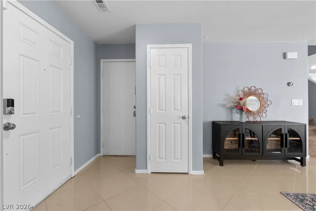 573 Shewsbury, Las Vegas, NV 89178