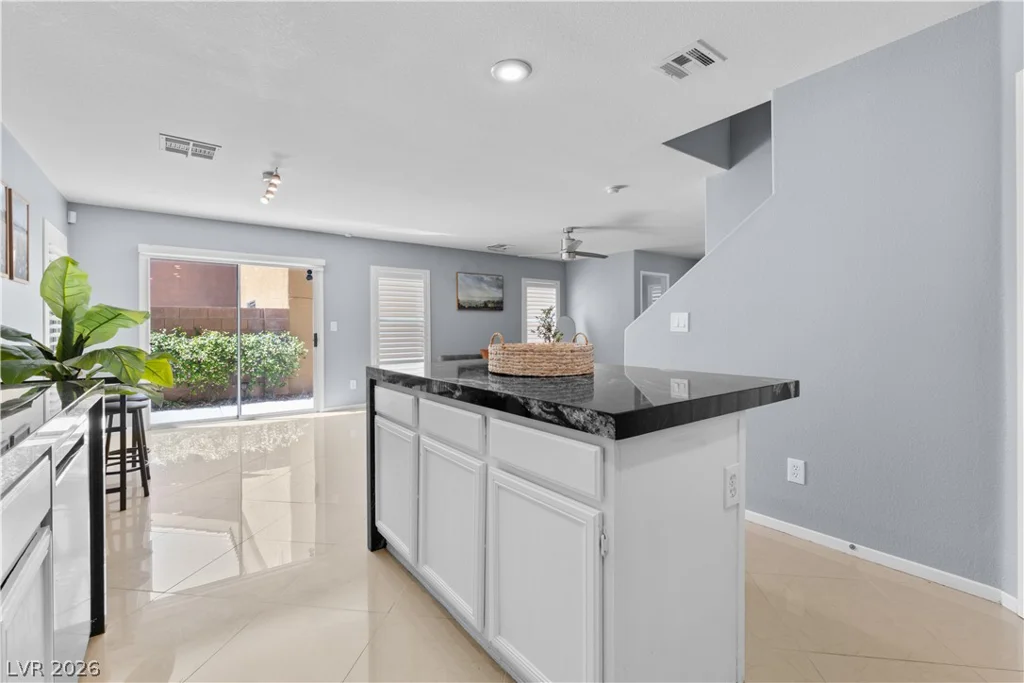 573 Shewsbury, Las Vegas, NV 89178