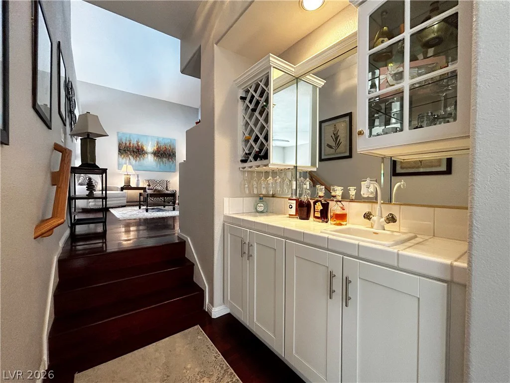 2013 Sedona Creek, Las Vegas, NV 89128