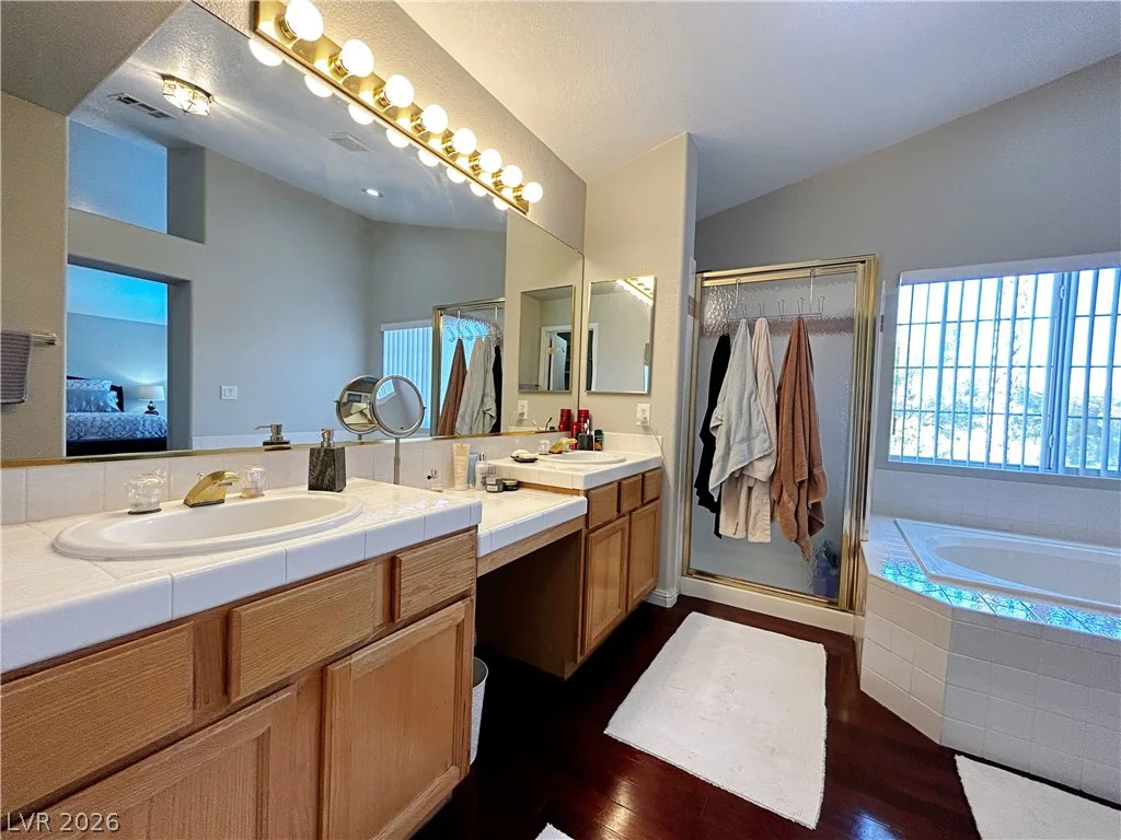 2013 Sedona Creek, Las Vegas, NV 89128