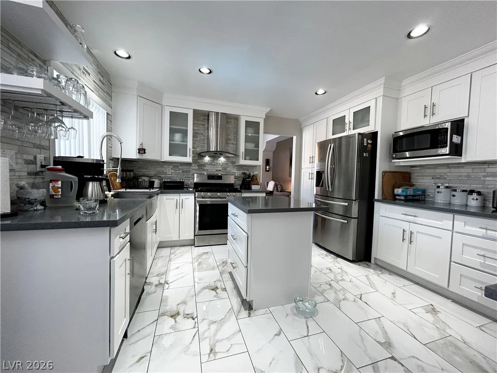 2013 Sedona Creek, Las Vegas, NV 89128