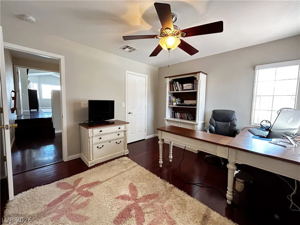 2013 Sedona Creek, Las Vegas, NV 89128