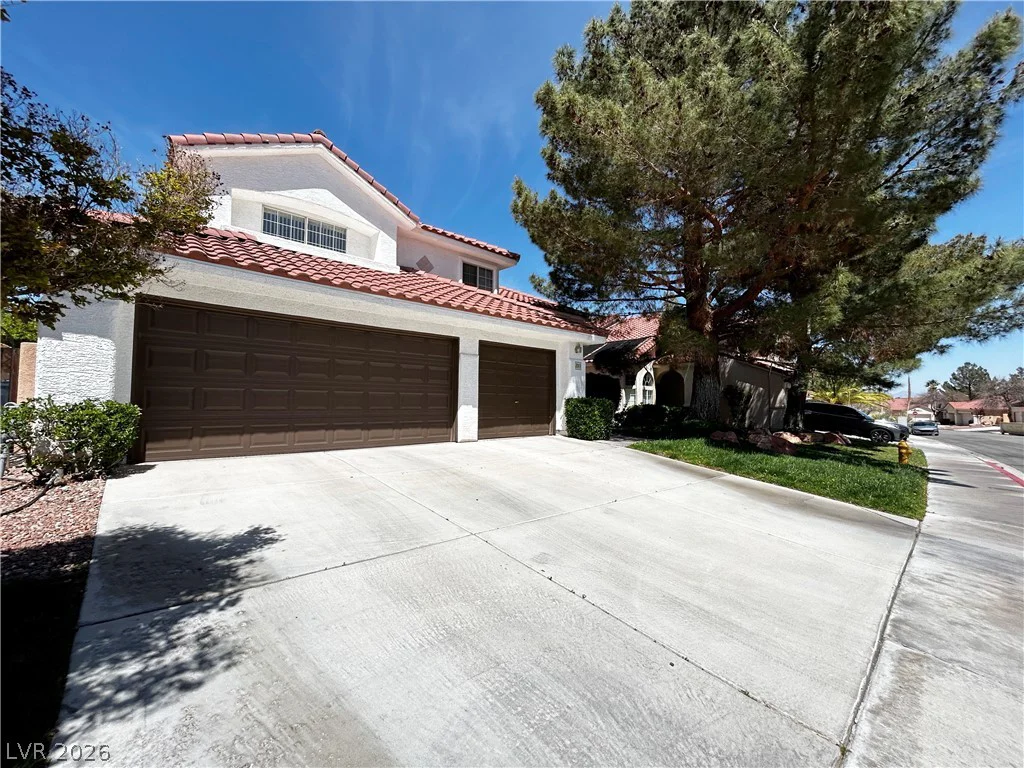 2013 Sedona Creek, Las Vegas, NV 89128