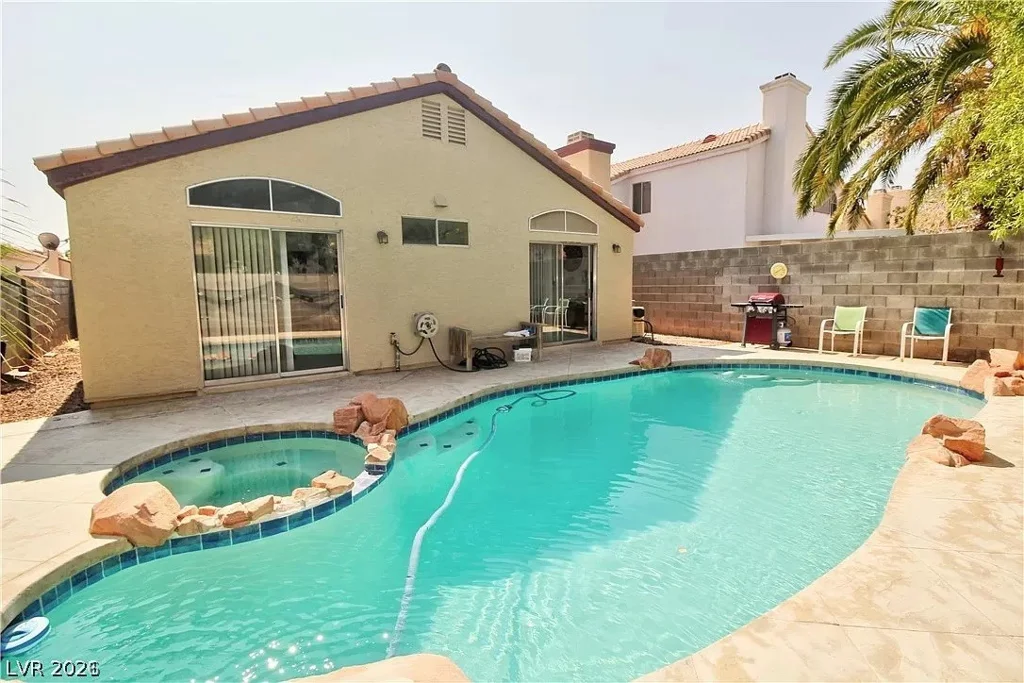 7050 Orange Grove, Las Vegas, NV 89119