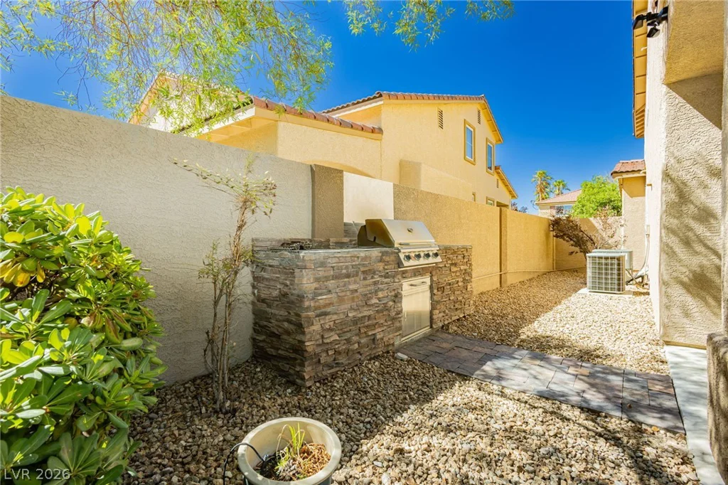 7427 Tomahawk Bend, Las Vegas, NV 89113