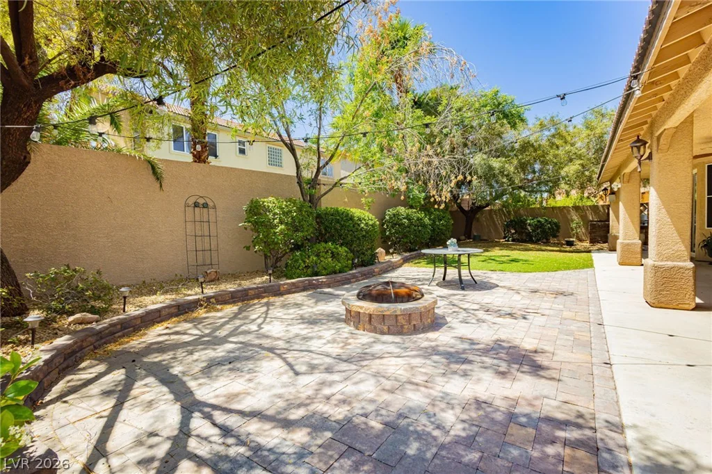 7427 Tomahawk Bend, Las Vegas, NV 89113
