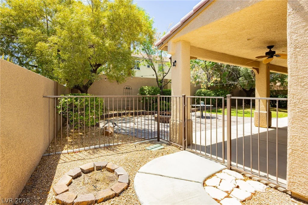 7427 Tomahawk Bend, Las Vegas, NV 89113