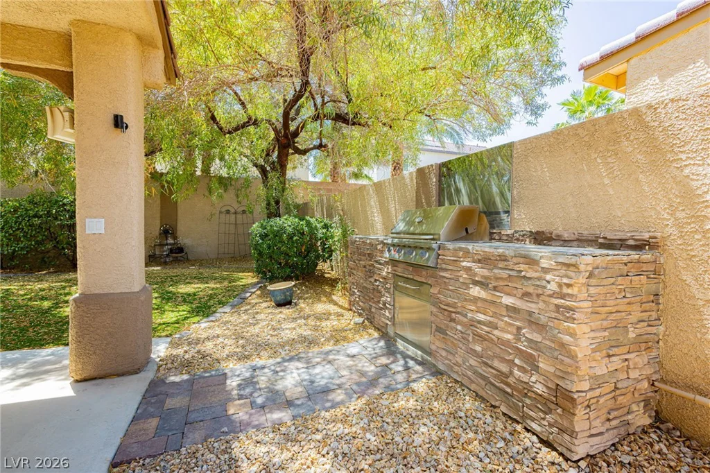 7427 Tomahawk Bend, Las Vegas, NV 89113