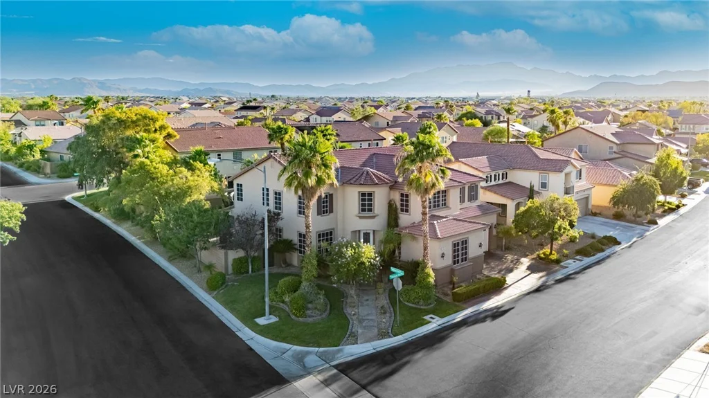 7427 Tomahawk Bend, Las Vegas, NV 89113