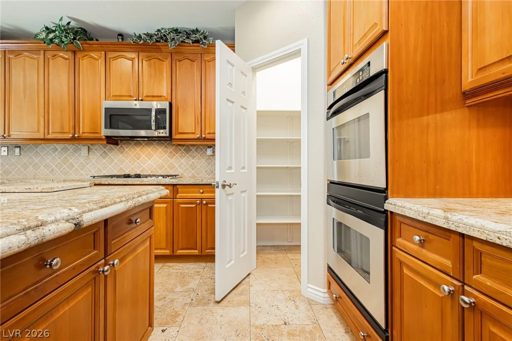 7427 Tomahawk Bend, Las Vegas, NV 89113