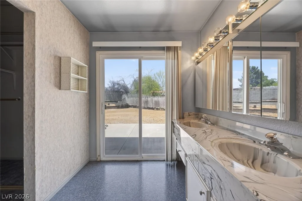 816 Peacock, Las Vegas, NV 89145