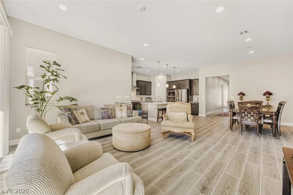 3877 Haleh, Las Vegas, NV 89141