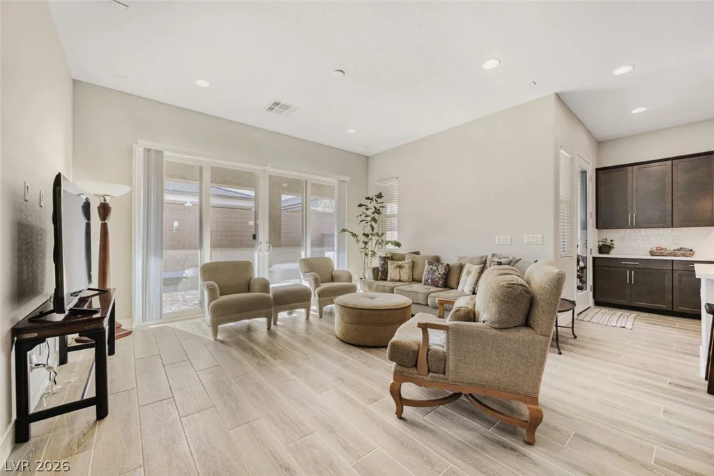 3877 Haleh, Las Vegas, NV 89141