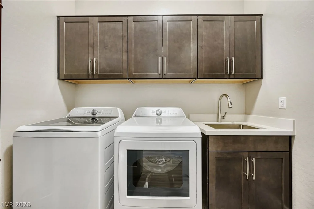 3877 Haleh, Las Vegas, NV 89141
