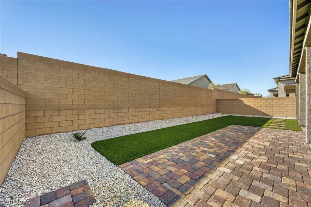 3877 Haleh, Las Vegas, NV 89141