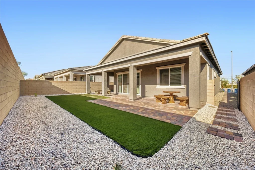 3877 Haleh, Las Vegas, NV 89141