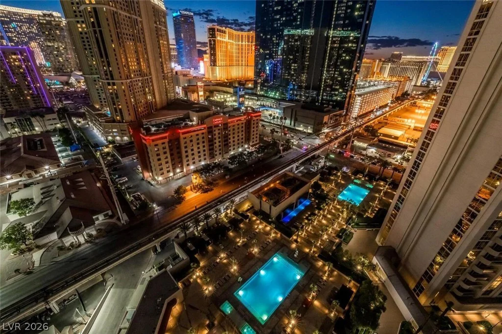 135 Harmon, Las Vegas, NV 89109