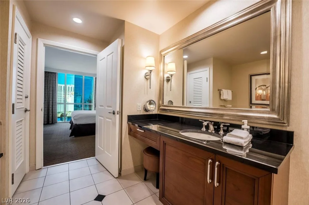 135 Harmon, Las Vegas, NV 89109