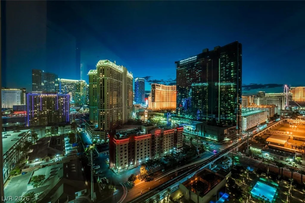 135 Harmon, Las Vegas, NV 89109