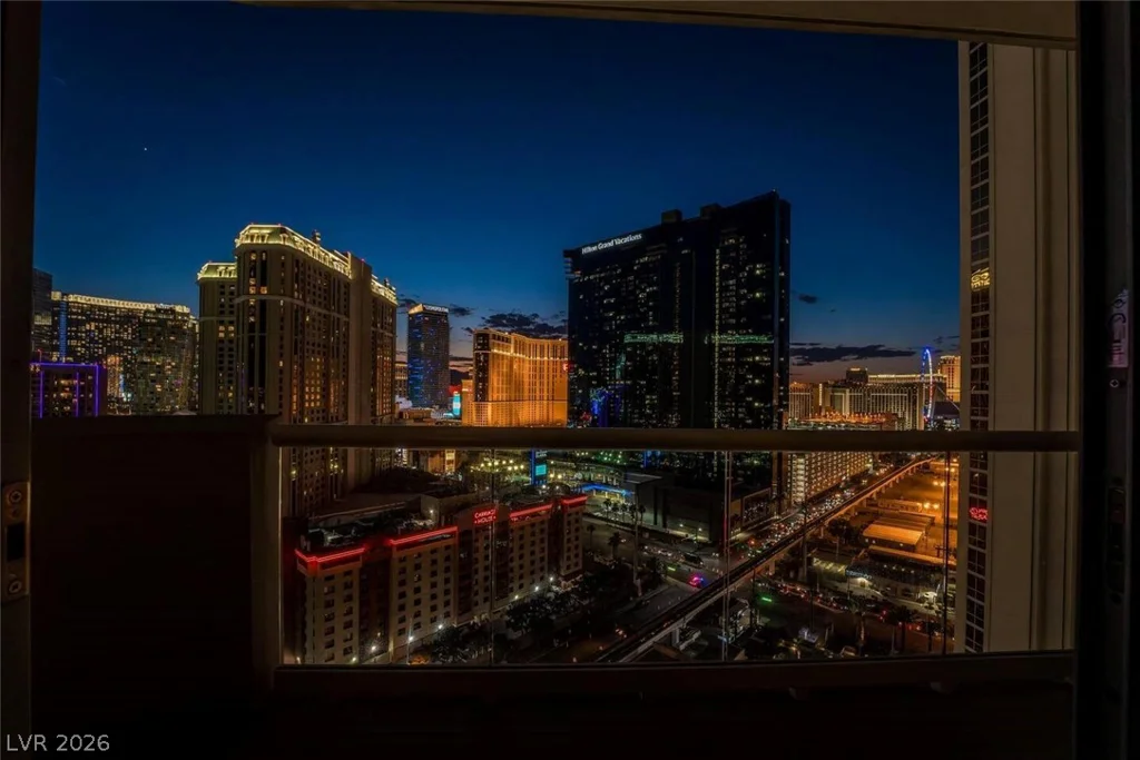135 Harmon, Las Vegas, NV 89109